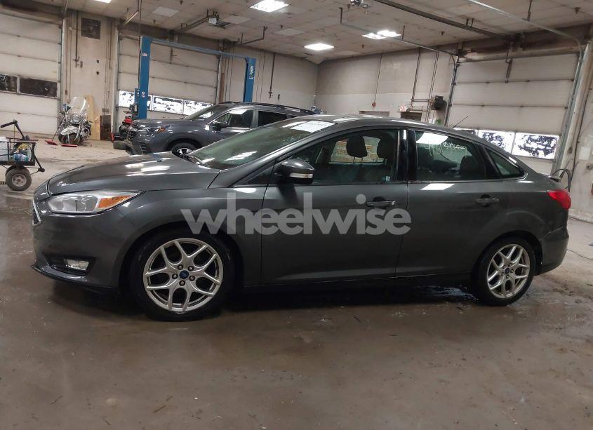 Photo 14 of 2015 Ford Focus SE (VIN 1FADP3F24FL267226)