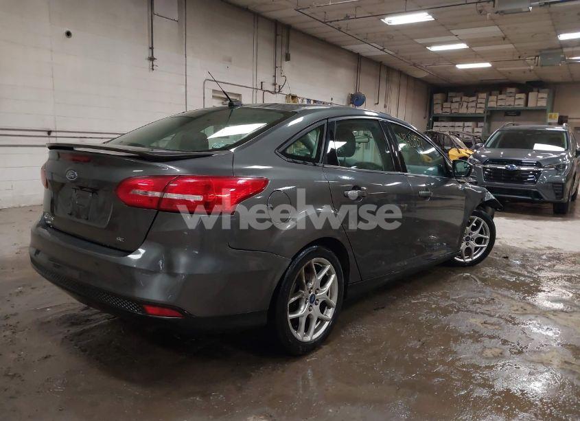 Photo 17 of 2015 Ford Focus SE (VIN 1FADP3F24FL267226)