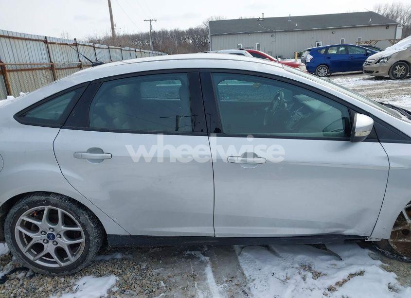 Photo 14 of 2015 Ford Focus SE (VIN 1FADP3F24FL268232)