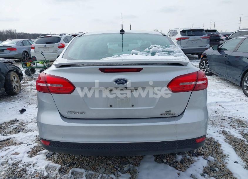 Photo 17 of 2015 Ford Focus SE (VIN 1FADP3F24FL268232)