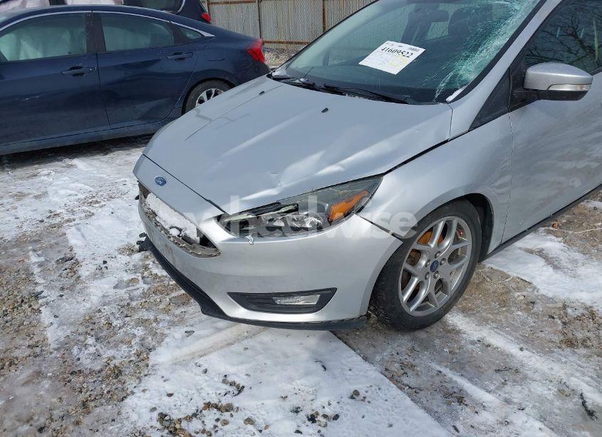 Photo 6 of 2015 Ford Focus SE (VIN 1FADP3F24FL268232)