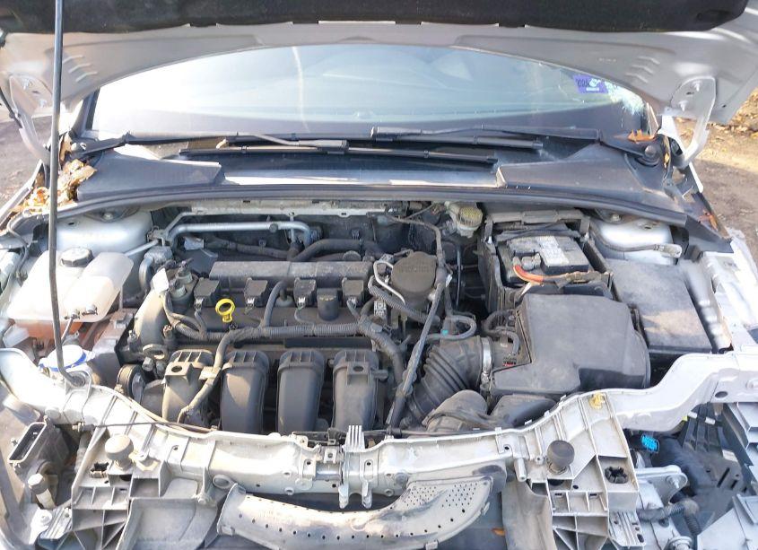 Photo 10 of 2015 Ford Focus SE (VIN 1FADP3F24FL279442)