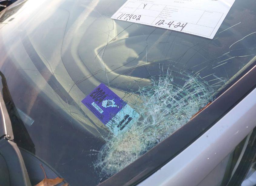 Photo 14 of 2015 Ford Focus SE (VIN 1FADP3F24FL279442)