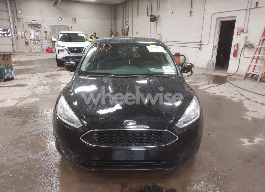 Photo 13 of 2015 Ford Focus SE (VIN 1FADP3F24FL285287)