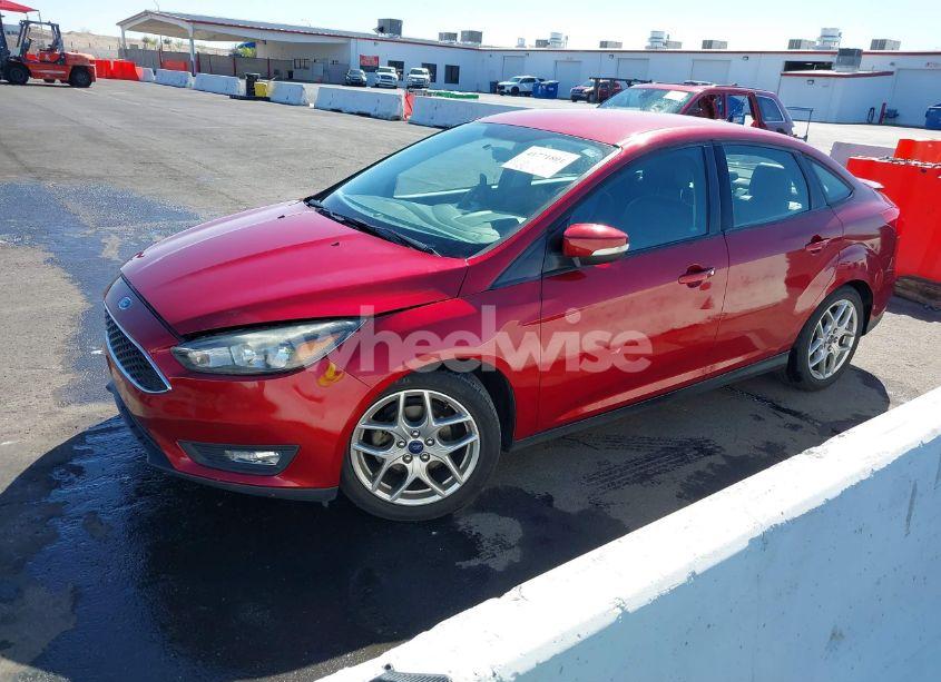 Photo 2 of 2015 Ford Focus SE (VIN 1FADP3F24FL294393)