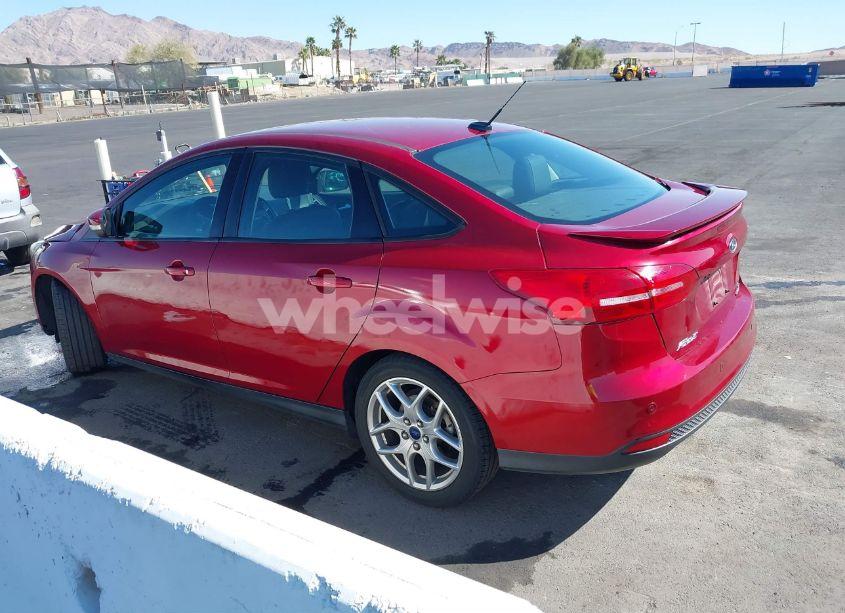 Photo 3 of 2015 Ford Focus SE (VIN 1FADP3F24FL294393)