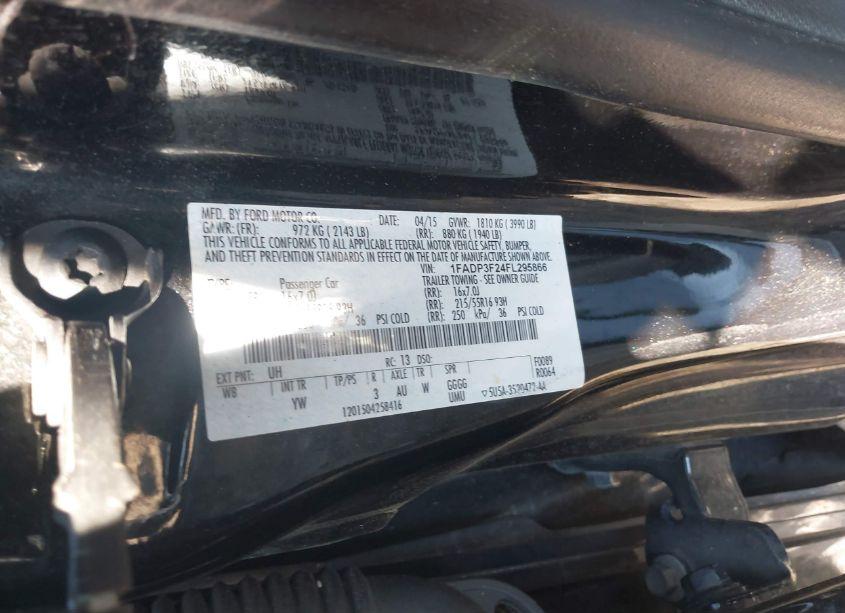 Photo 9 of 2015 Ford Focus SE (VIN 1FADP3F24FL295866)