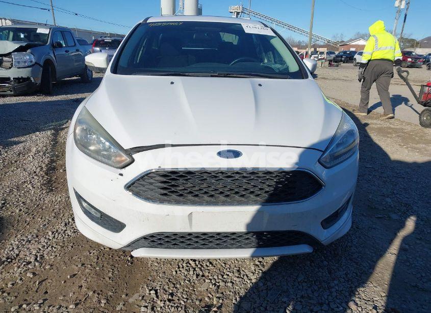 Photo 12 of 2015 Ford Focus SE (VIN 1FADP3F24FL297830)