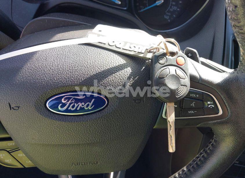 Photo 11 of 2015 Ford Focus SE (VIN 1FADP3F24FL313640)