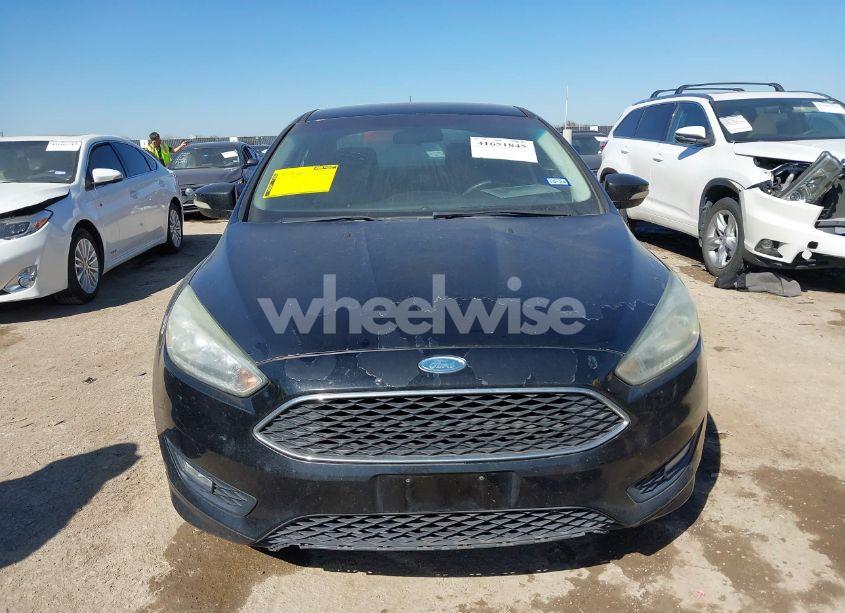Photo 13 of 2015 Ford Focus SE (VIN 1FADP3F24FL313640)
