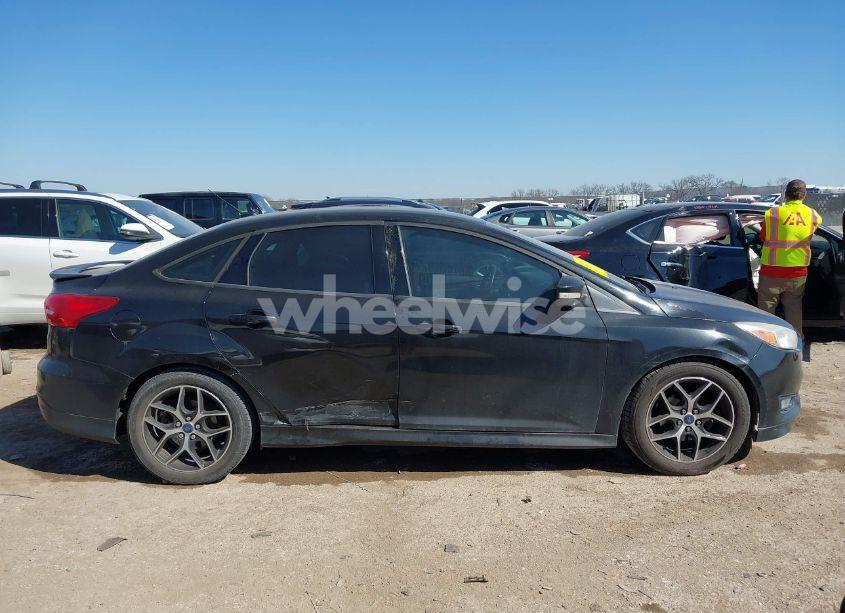 Photo 14 of 2015 Ford Focus SE (VIN 1FADP3F24FL313640)
