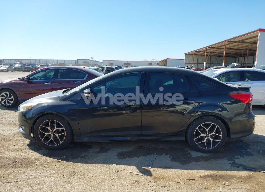 Photo 15 of 2015 Ford Focus SE (VIN 1FADP3F24FL313640)