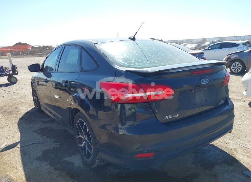 Photo 3 of 2015 Ford Focus SE (VIN 1FADP3F24FL313640)