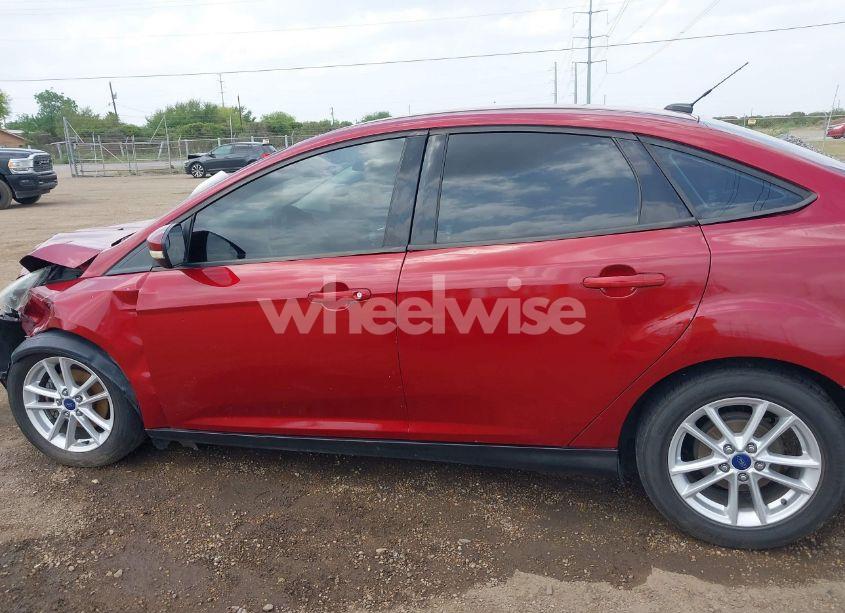 Photo 15 of 2015 Ford Focus SE (VIN 1FADP3F24FL323536)