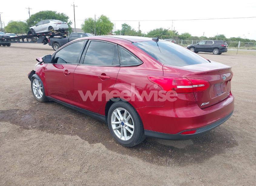 Photo 3 of 2015 Ford Focus SE (VIN 1FADP3F24FL323536)