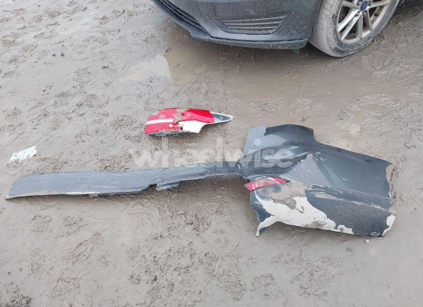 Photo 12 of 2015 Ford Focus SE (VIN 1FADP3F24FL339767)