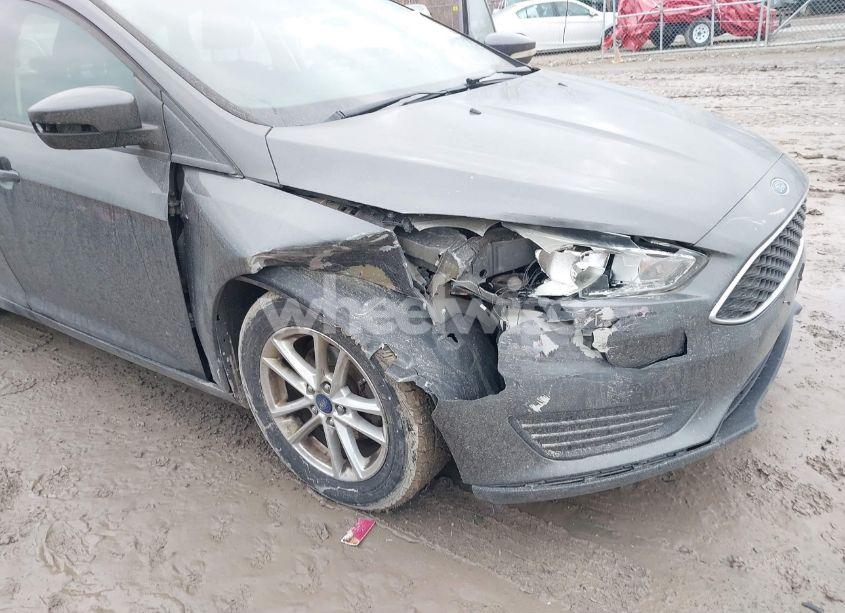 Photo 6 of 2015 Ford Focus SE (VIN 1FADP3F24FL339767)