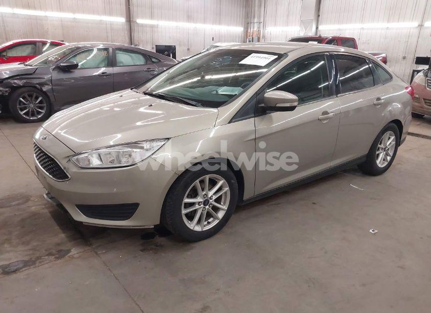 Photo 2 of 2015 Ford Focus SE (VIN 1FADP3F24FL343320)