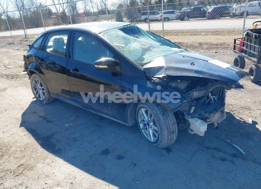2015 Ford Focus SE (VIN 1FADP3F24FL346749) main photo