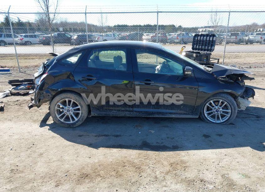 Photo 17 of 2015 Ford Focus SE (VIN 1FADP3F24FL346749)