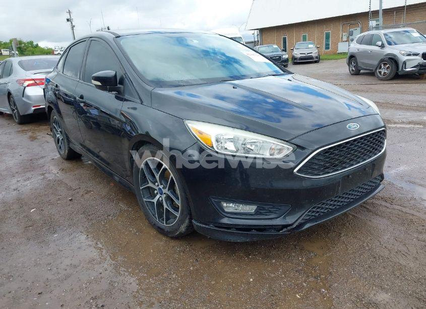 2015 Ford Focus SE (VIN 1FADP3F24FL349439) main photo