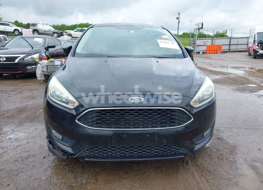 Photo 12 of 2015 Ford Focus SE (VIN 1FADP3F24FL349439)