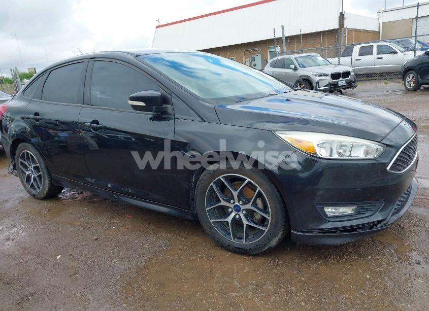 Photo 13 of 2015 Ford Focus SE (VIN 1FADP3F24FL349439)