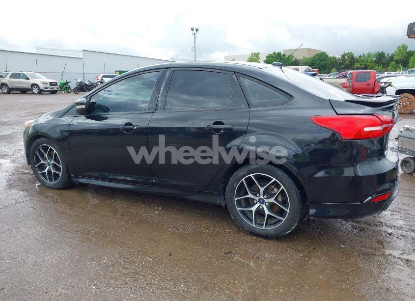 Photo 14 of 2015 Ford Focus SE (VIN 1FADP3F24FL349439)