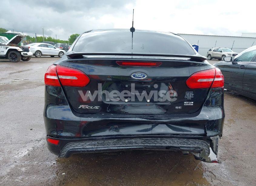 Photo 16 of 2015 Ford Focus SE (VIN 1FADP3F24FL349439)