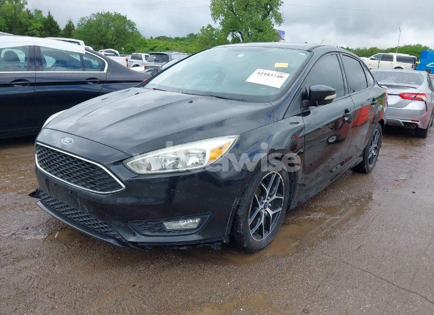 Photo 2 of 2015 Ford Focus SE (VIN 1FADP3F24FL349439)