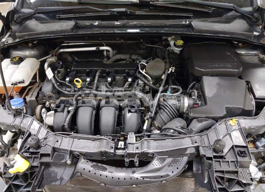 Photo 10 of 2015 Ford Focus SE (VIN 1FADP3F24FL362109)