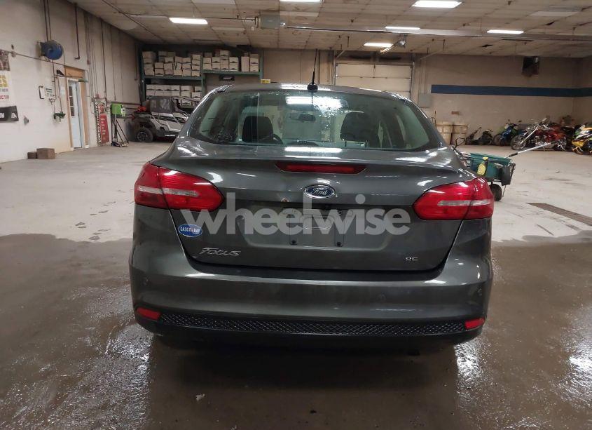 Photo 16 of 2015 Ford Focus SE (VIN 1FADP3F24FL362109)