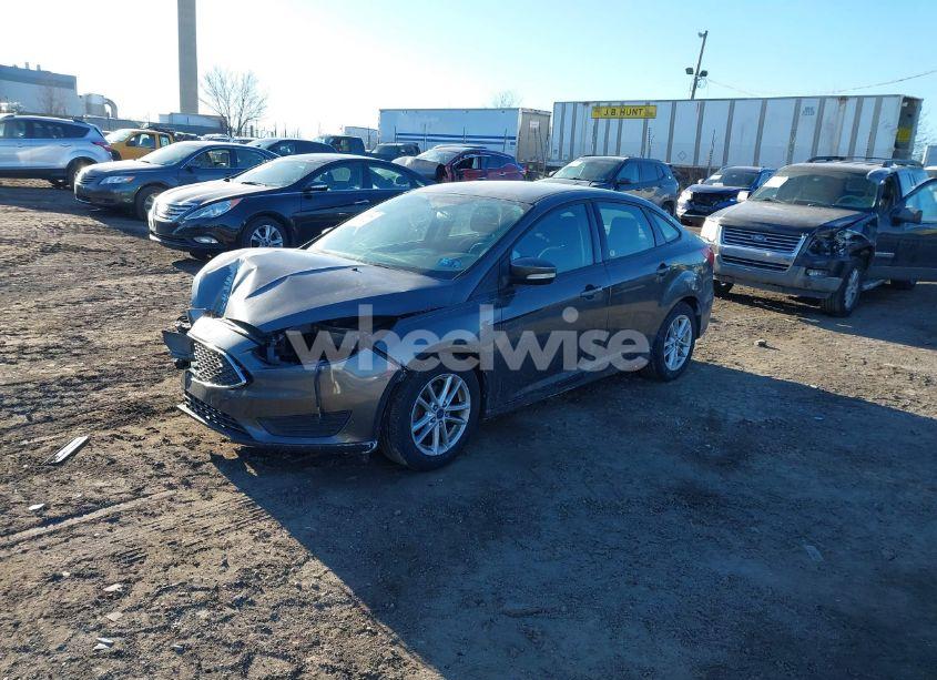 Photo 2 of 2015 Ford Focus SE (VIN 1FADP3F24FL365155)