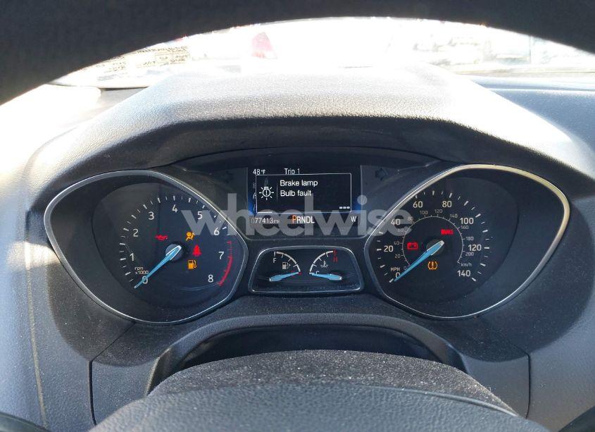 Photo 7 of 2015 Ford Focus SE (VIN 1FADP3F24FL365155)