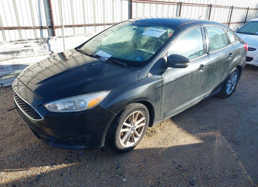 Photo 2 of 2015 Ford Focus SE (VIN 1FADP3F24FL366502)