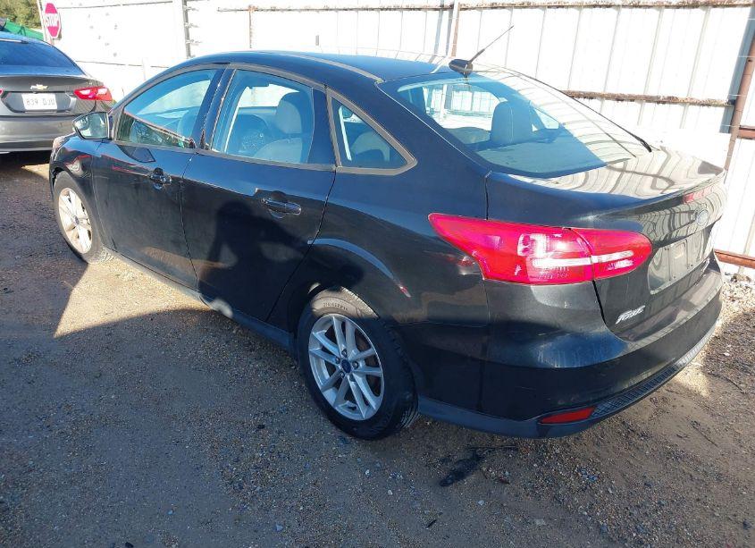 Photo 3 of 2015 Ford Focus SE (VIN 1FADP3F24FL366502)