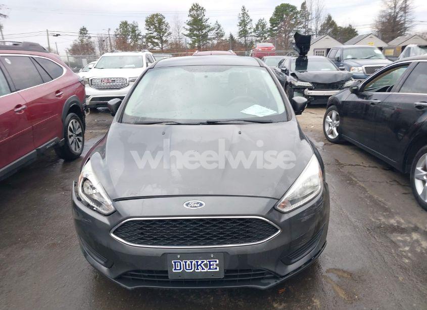 Photo 12 of 2015 Ford Focus SE (VIN 1FADP3F24FL387382)