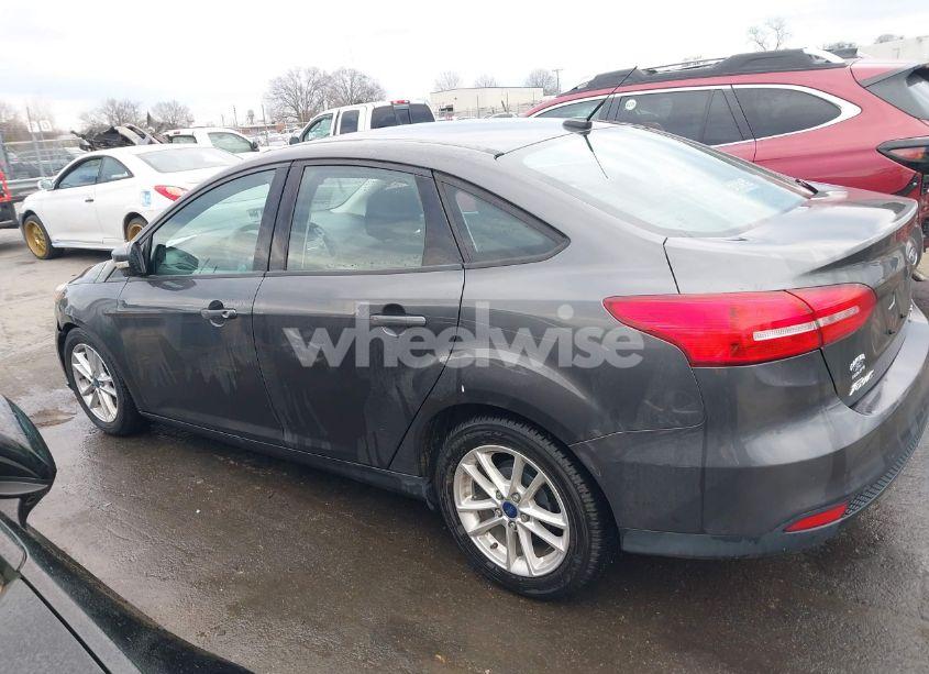 Photo 14 of 2015 Ford Focus SE (VIN 1FADP3F24FL387382)