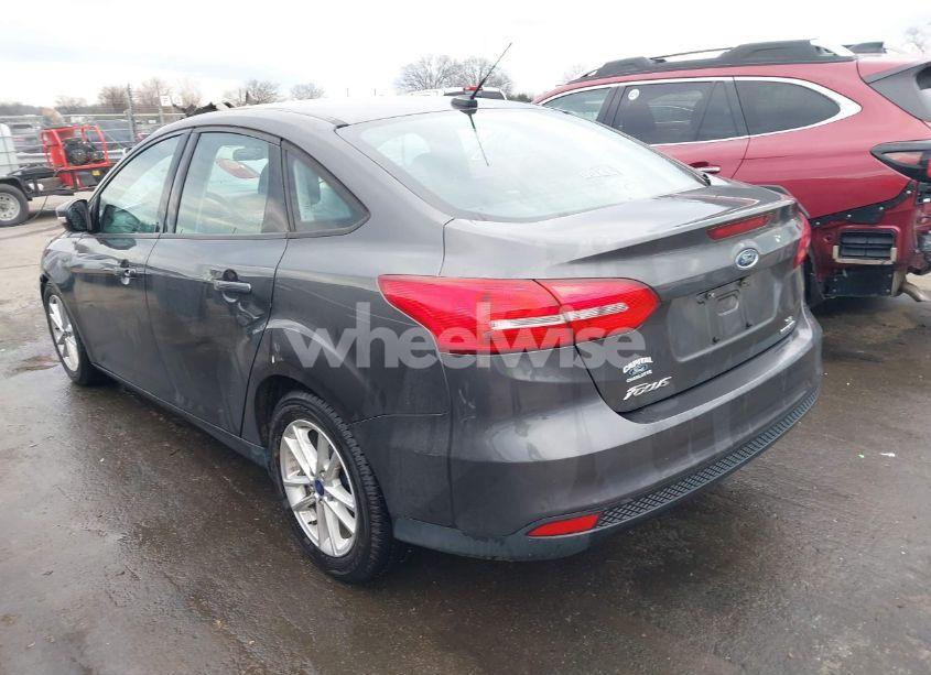 Photo 3 of 2015 Ford Focus SE (VIN 1FADP3F24FL387382)