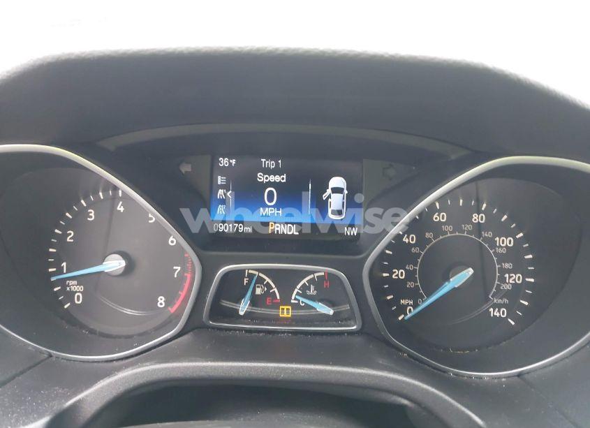 Photo 7 of 2015 Ford Focus SE (VIN 1FADP3F24FL387382)