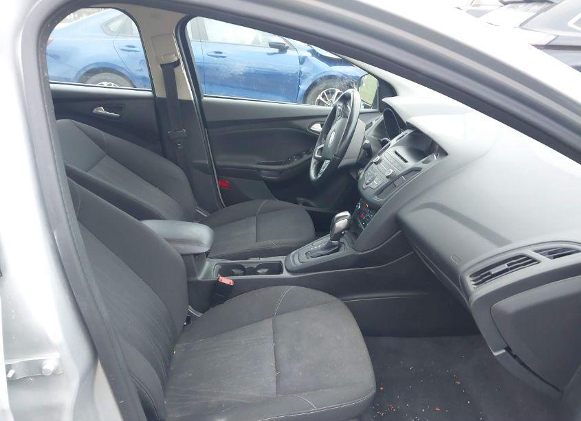 Photo 5 of 2016 Ford Focus SE (VIN 1FADP3F24GL220554)