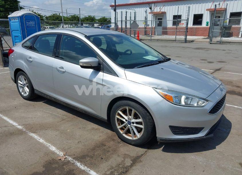 2016 Ford Focus SE (VIN 1FADP3F24GL244241) main photo
