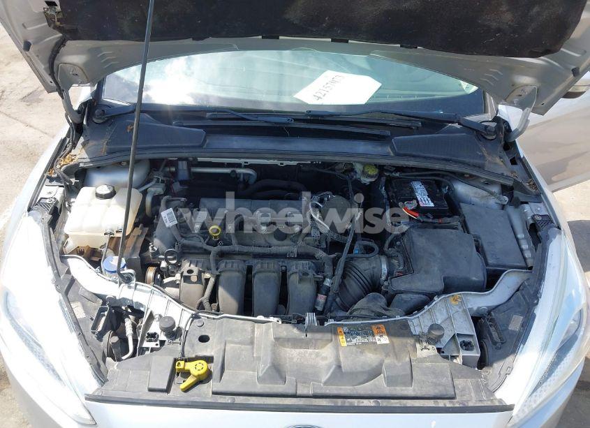 Photo 10 of 2016 Ford Focus SE (VIN 1FADP3F24GL244241)