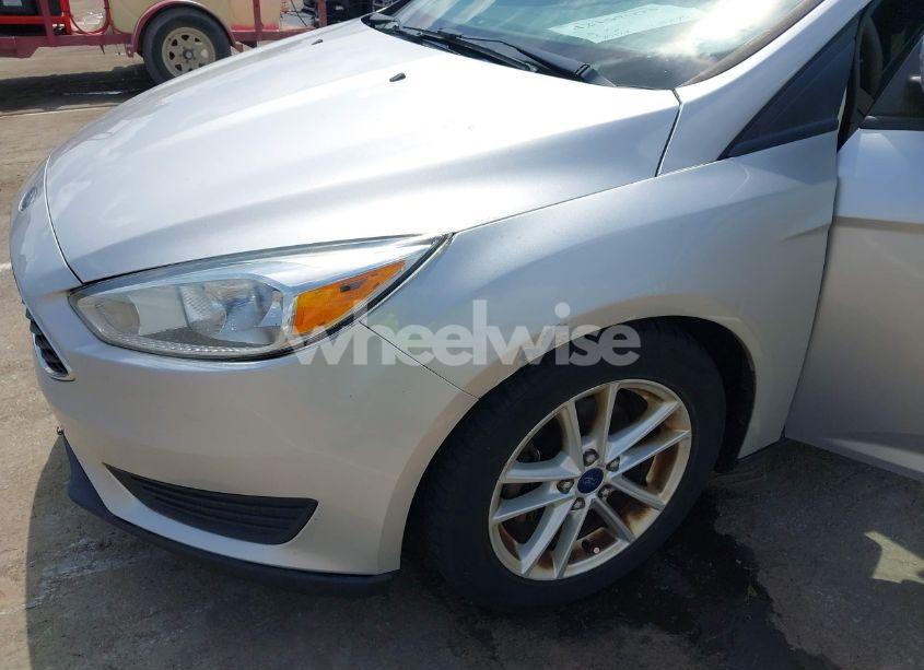 Photo 6 of 2016 Ford Focus SE (VIN 1FADP3F24GL244241)