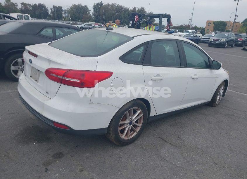 Photo 4 of 2016 Ford Focus SE (VIN 1FADP3F24GL255000)