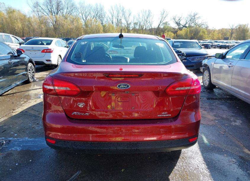 Photo 16 of 2016 Ford Focus SE (VIN 1FADP3F24GL262867)