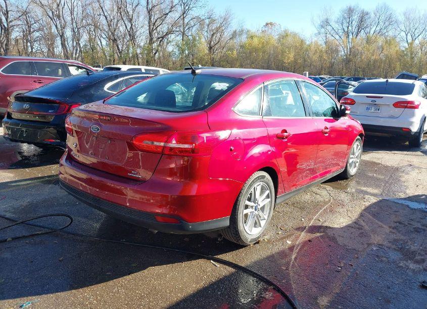 Photo 4 of 2016 Ford Focus SE (VIN 1FADP3F24GL262867)