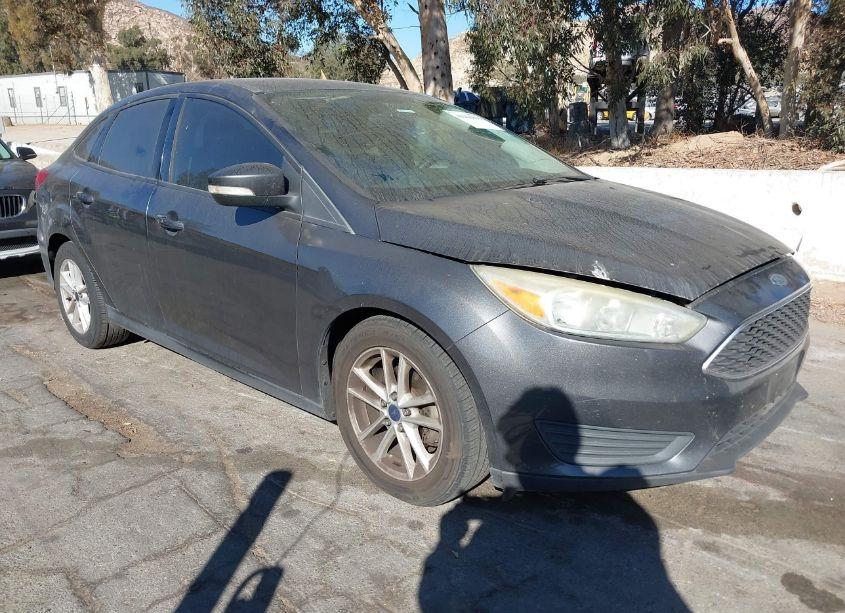 2016 Ford Focus SE (VIN 1FADP3F24GL282908) main photo