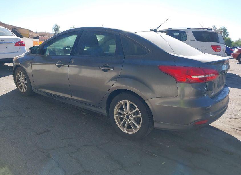 Photo 3 of 2016 Ford Focus SE (VIN 1FADP3F24GL282908)