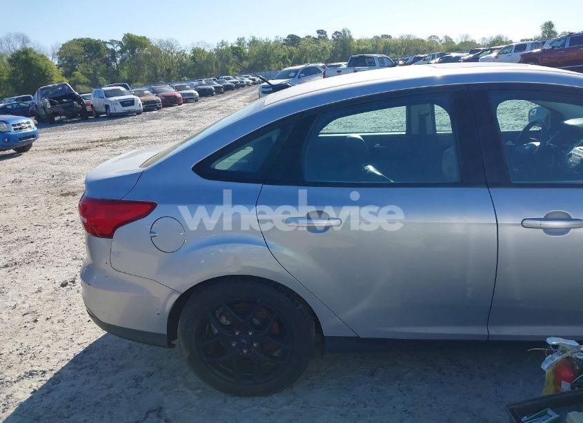Photo 6 of 2016 Ford Focus SE (VIN 1FADP3F24GL291494)